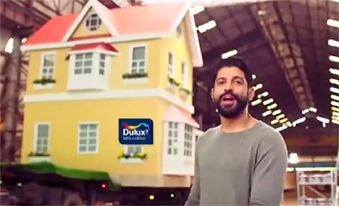 Farhan Akhtar shows how Dulux Weathershield Powerflexx challenges nature's fury