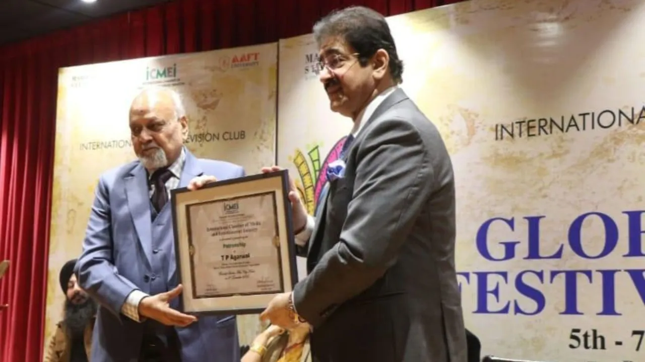 Sandeep Marwah-led AAFT University (32 years) hosts celeb