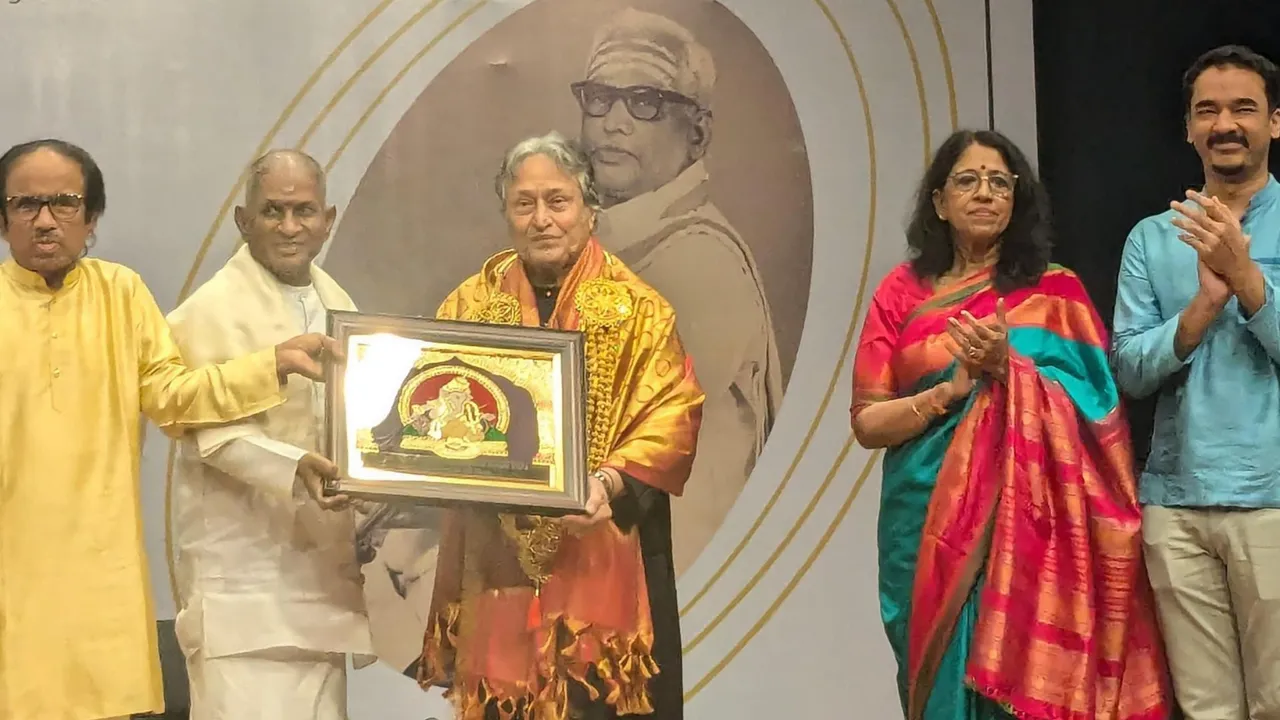Amjad Ali Khan Receives Laxminarayan Award from Ilaiyaraja & L Subramaniam