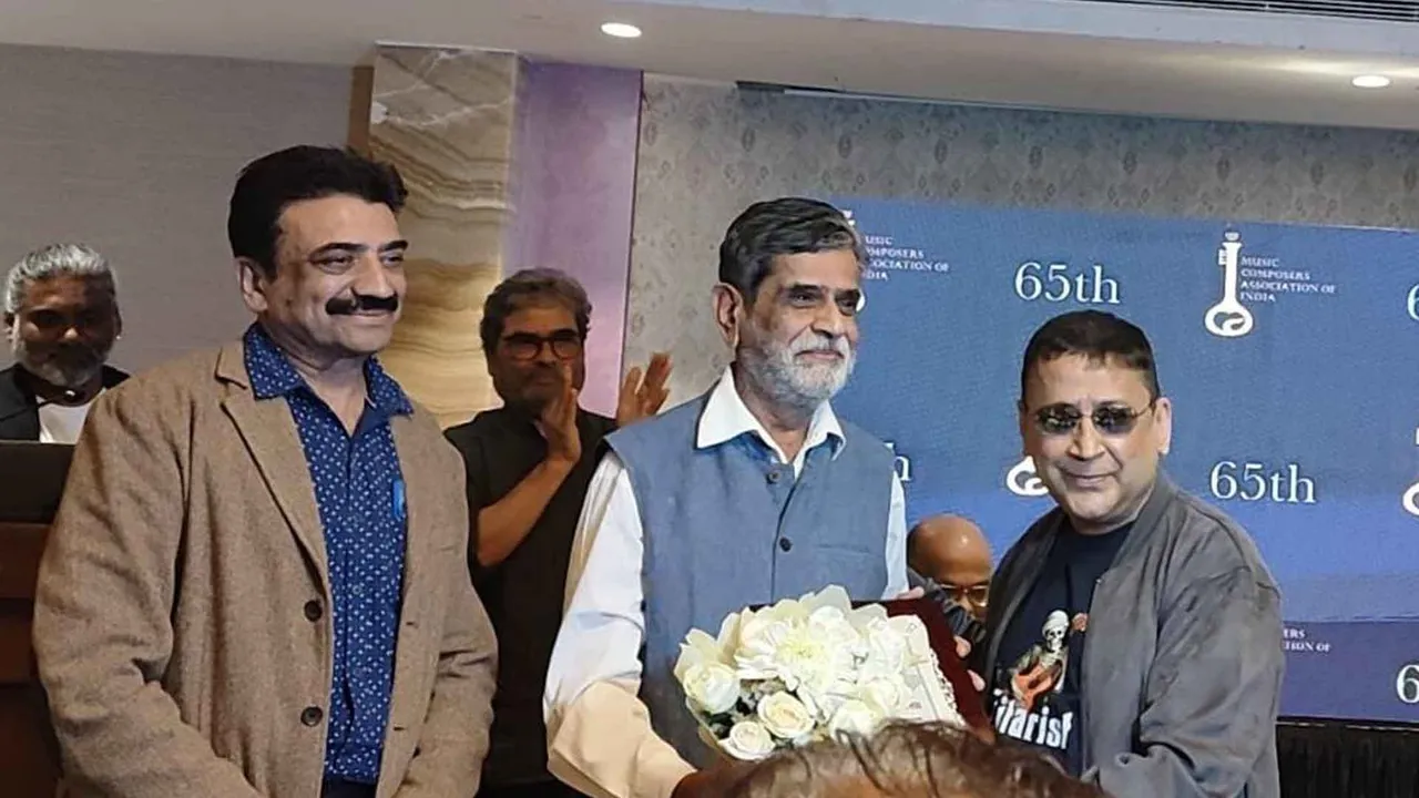 Photographer Suresh Jethva Honored on Madan Mohan's 100th Centennial