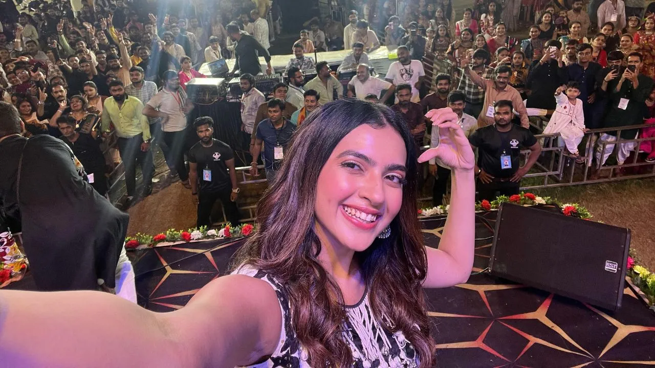 Kashika Kapoor Shines at Alankar Navratri Event in Surat