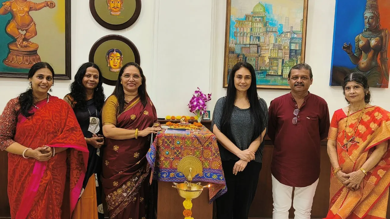 Canvas 24 Women Artists Shine at Kala Ghoda's Art Entrance Gallery