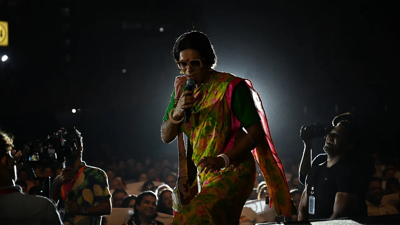 Sunil Grover Live Show Laughter and Artistry Unleashed!