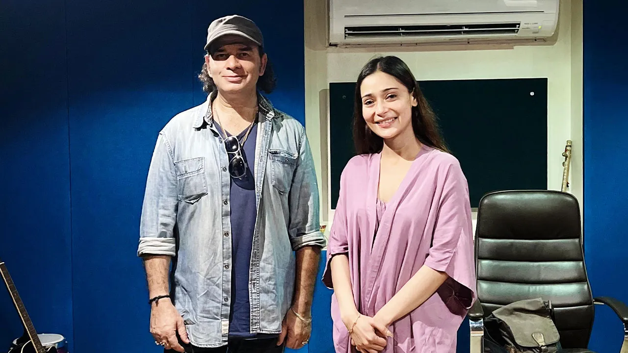 Mohit Chauhan Sings for Sara Khan's New Web Film Choices
