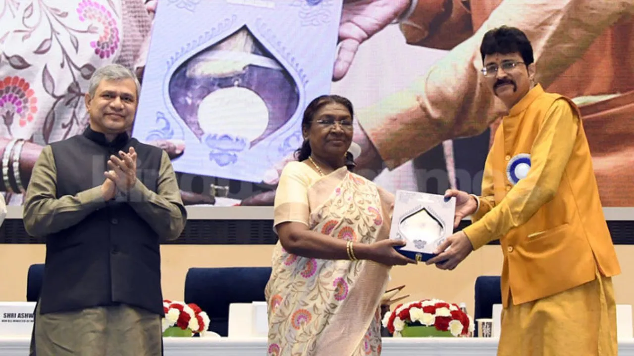 Deepak Dua received the National Awar