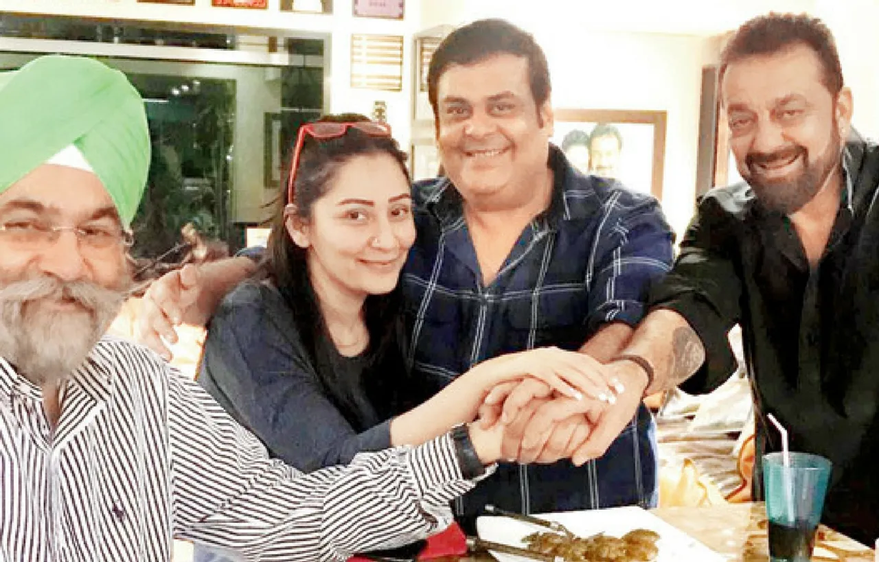 SANJAY DUTT THROWS SAHEB BIWI AUR GANGSTER 3 WRAP-UP PARTY AT HOME