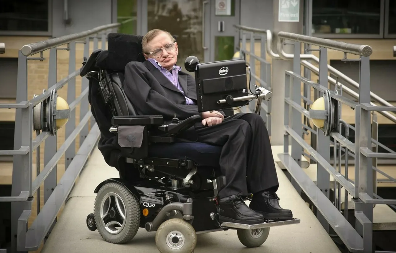 BOLLYWOOD CELEBRITIES MOURN SCIENTIST STEPHEN HAWKING'S DEATH
