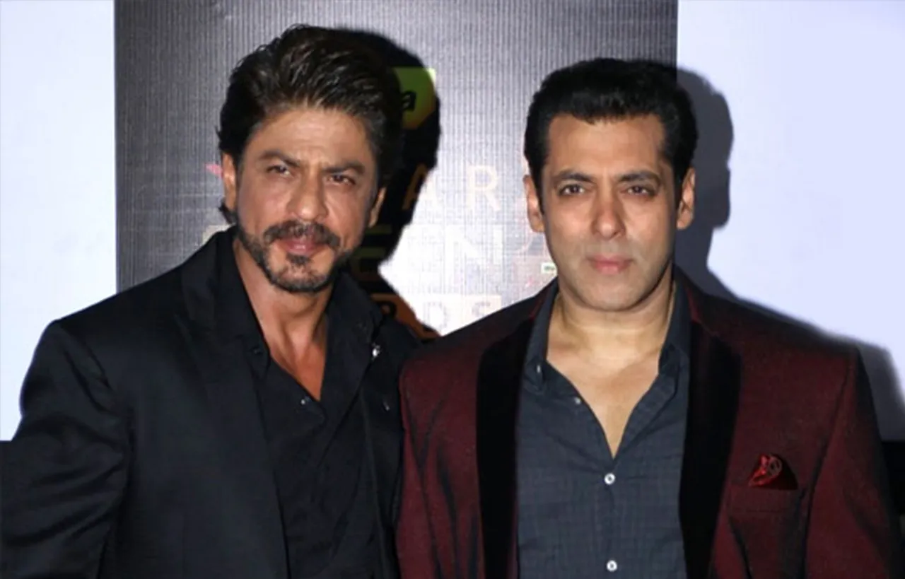 WHEN SHAH RUKH KHAN STOOD BY THE SIDE OF SALMAN KHAN