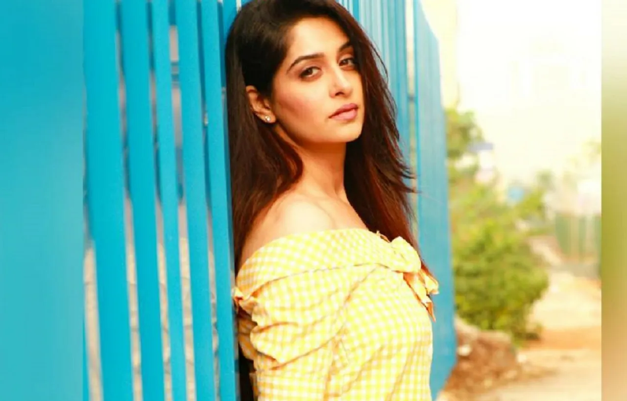 TV ACTRESS DIPIKA KAKKAR IN DELHI FOR "QAYAMAT KI RAAT" AND "SABSE SMART KAUN?"