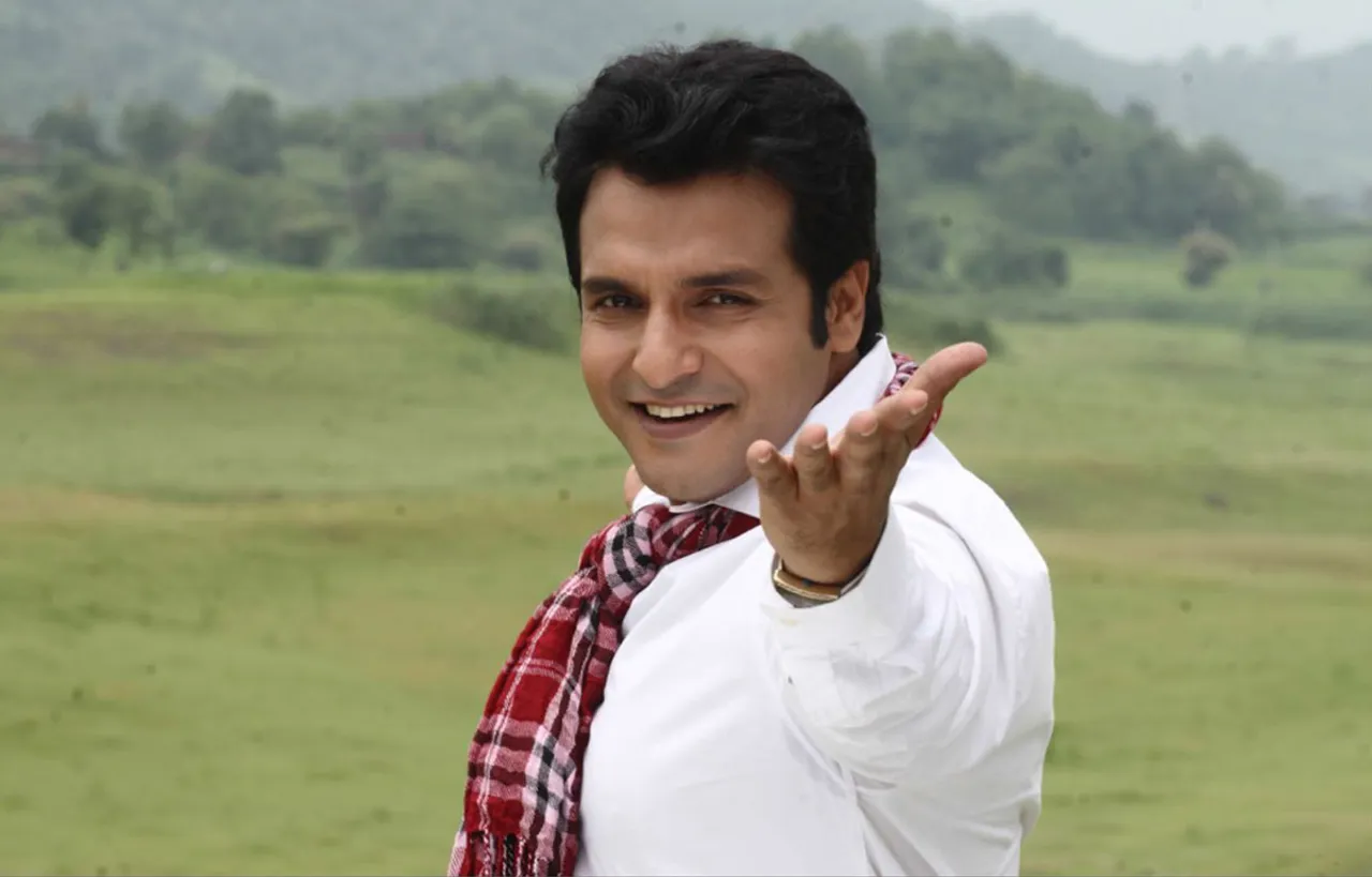 Vinay Anand sung devotional song “Shiv Shiv Ratein To Kusht Kate” dedicated to Shiv Ji