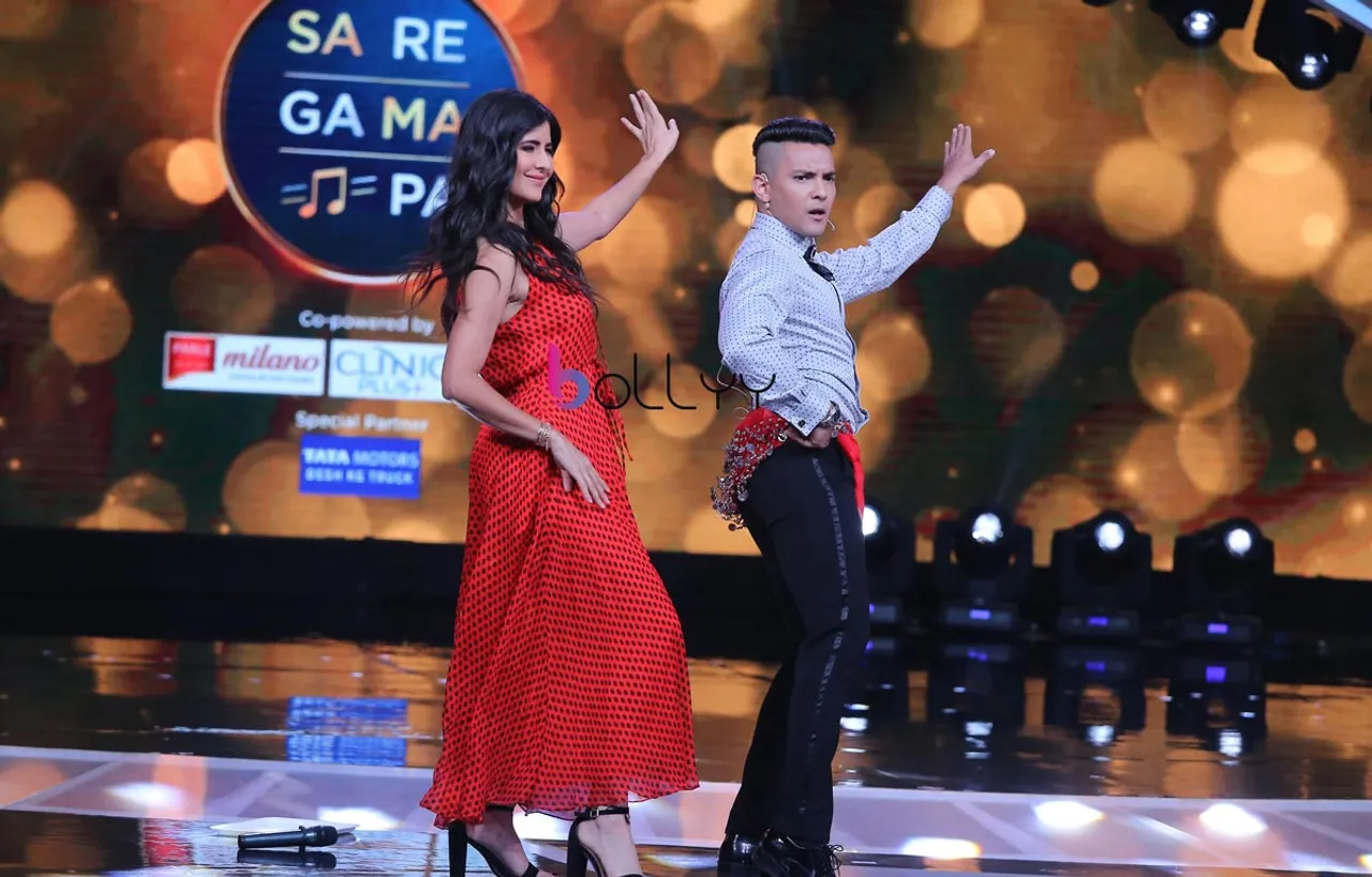 Aditya Narayan Tries To Belly Dance His Way Into Katrina Kaif’s Heart!