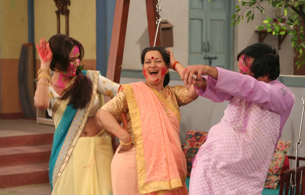 IN THE SEASON OF COLORS ITS DIWALI IN SANJAY AND BINAIFER KOHLI'S HAPPU KI ULTAN PALTAN !