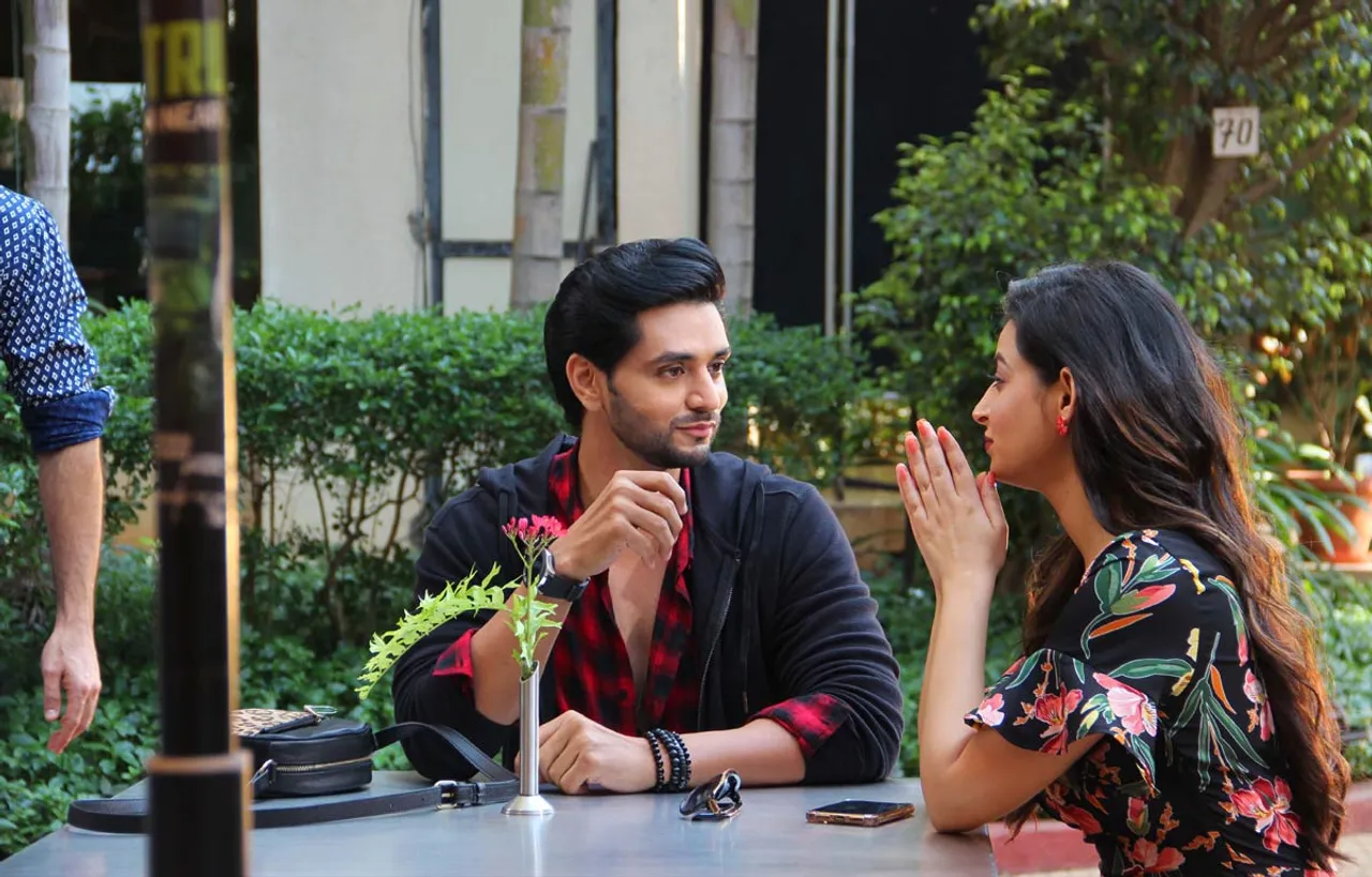 Adhure Adhure Is Stuck In My Head On Loop, Says Shakti Arora