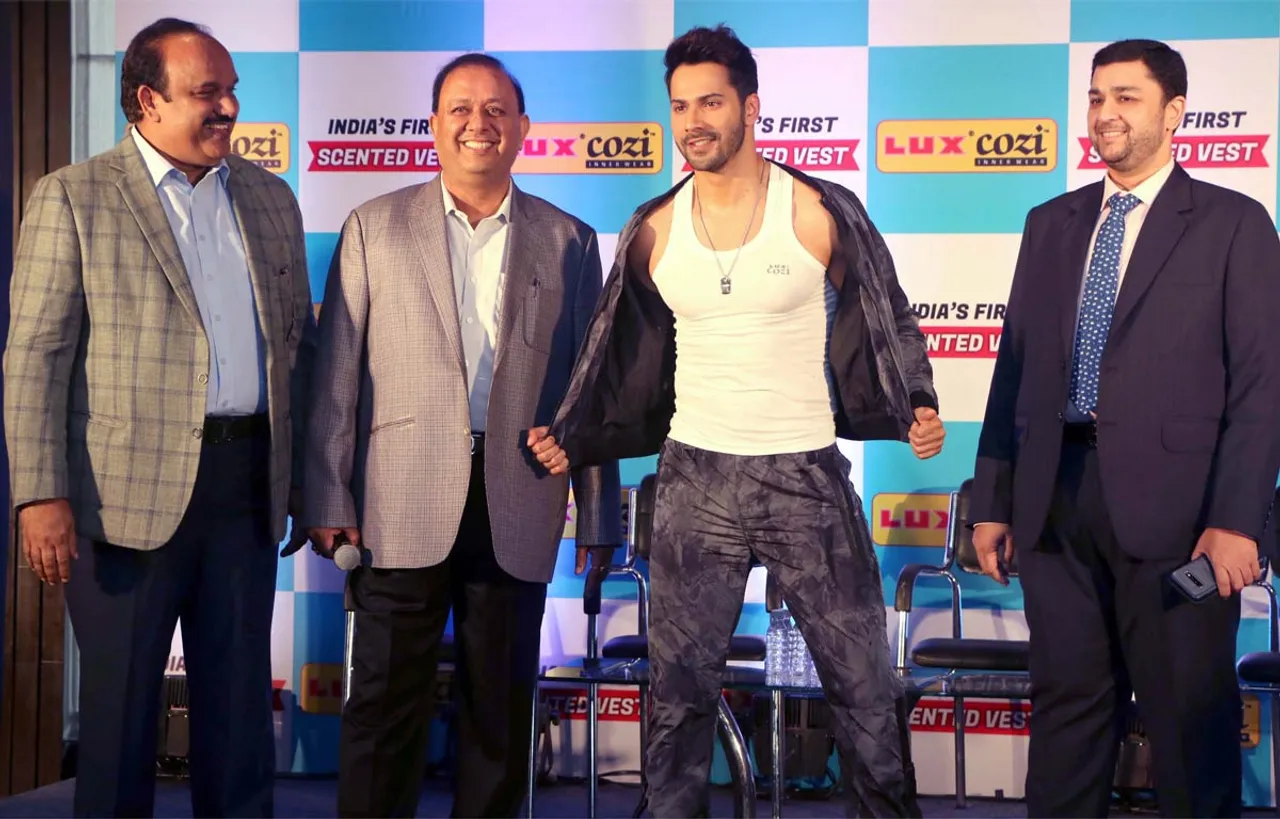 Varun-Dhawan-lux-cozi