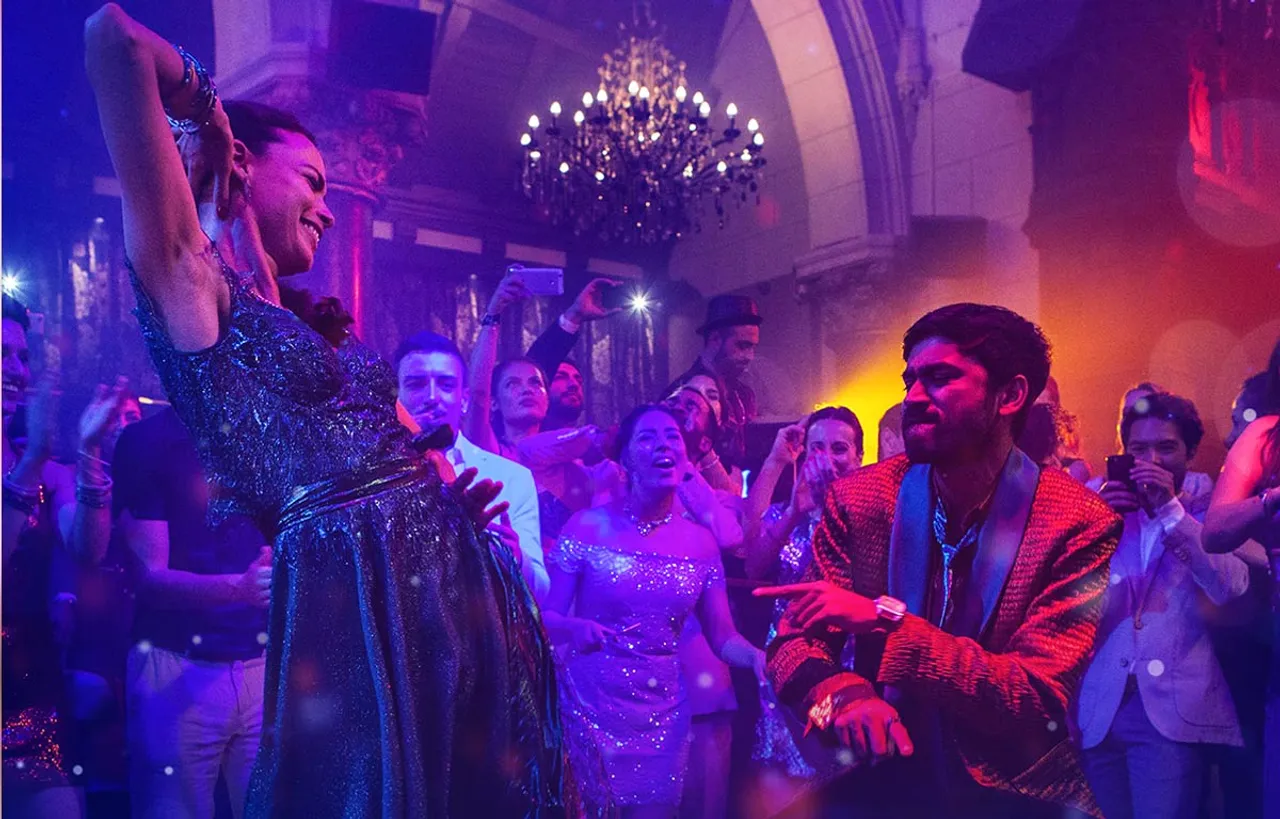 When-Dhanush-Made-An-Oscar-Nominee-Sing-A-Hindi-Song-From-The-Extraordinary-Journey-Of-The-Fakir