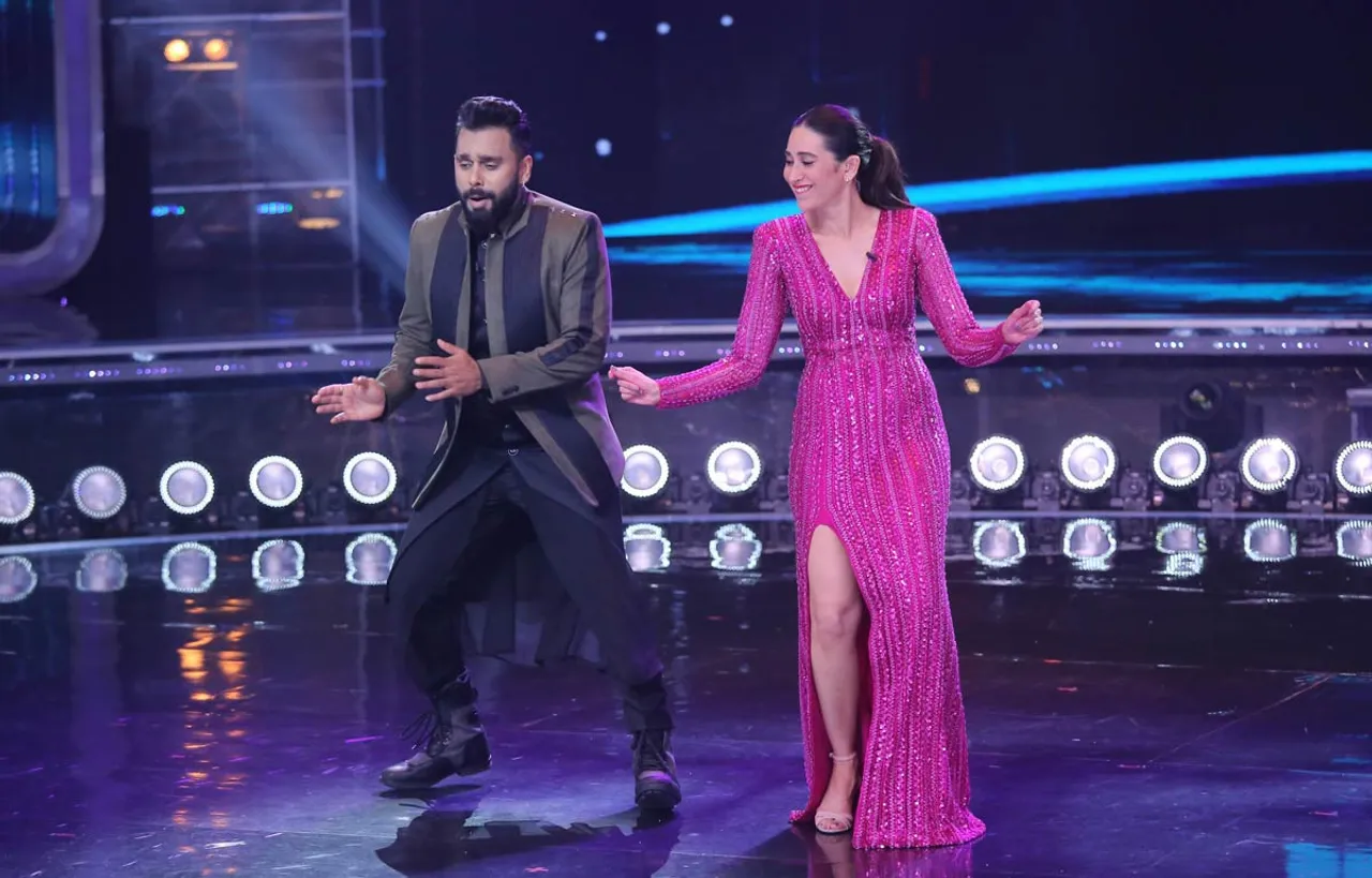 Karisma-Kapoors-grooves-with-Judge-Bosco-Martis