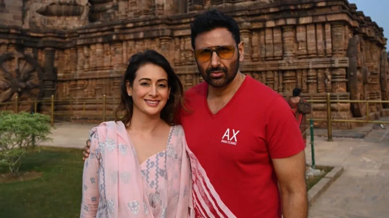 Preeti Jhangiani and Parvin Dabas visit Odhisha and visit the Konark Sun temple and the beautiful Puri beach which has received the Blue Flag status