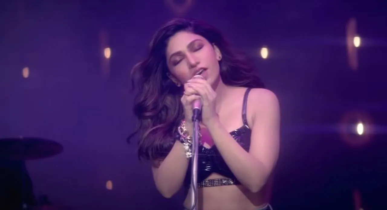 A mix of music and dance - Get Ready for Tulsi Kumar’s Valentine Mashup 2022