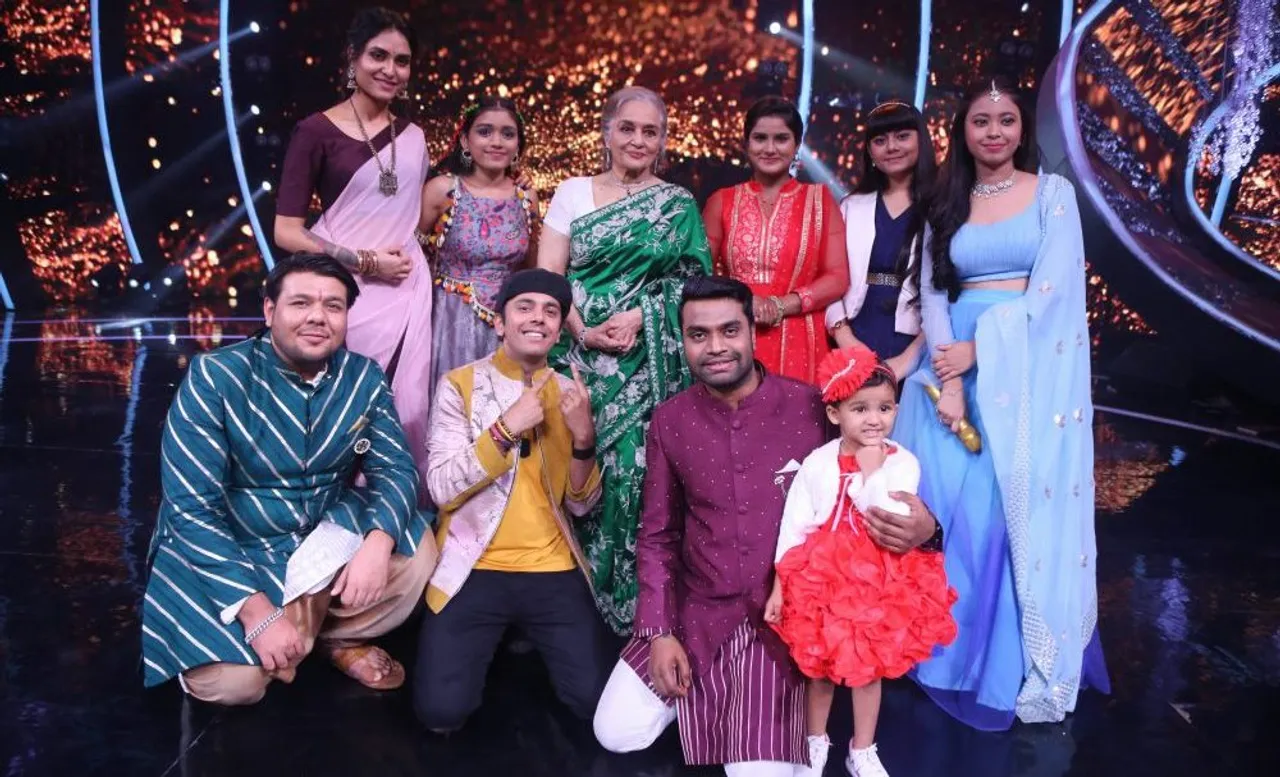 Asha Parekh, Shankar Mahadevan, and the team of Sa Re Ga Ma Pa pay a heartfelt tribute to the late Lata Mangeshkar