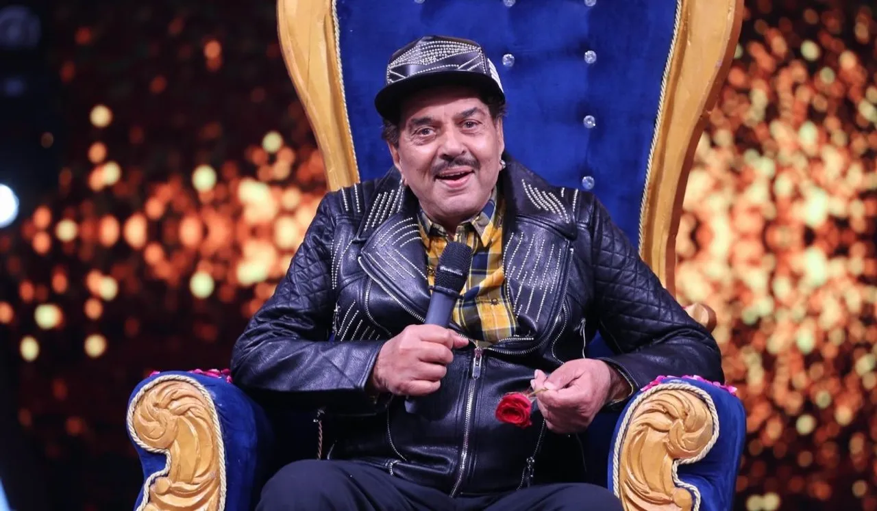 “Lata ji was always a phone call away from me”, revealed Dharmendra on the sets of Zee TV’s Sa Re Ga Ma Pa