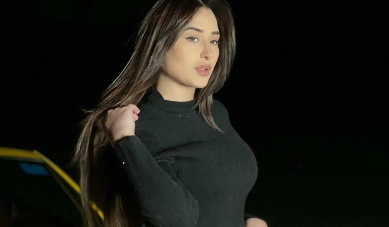 Mahira Sharma all set to make it to the Big Screen?Shares a cryptic post, saying "It's time for a new chapter"