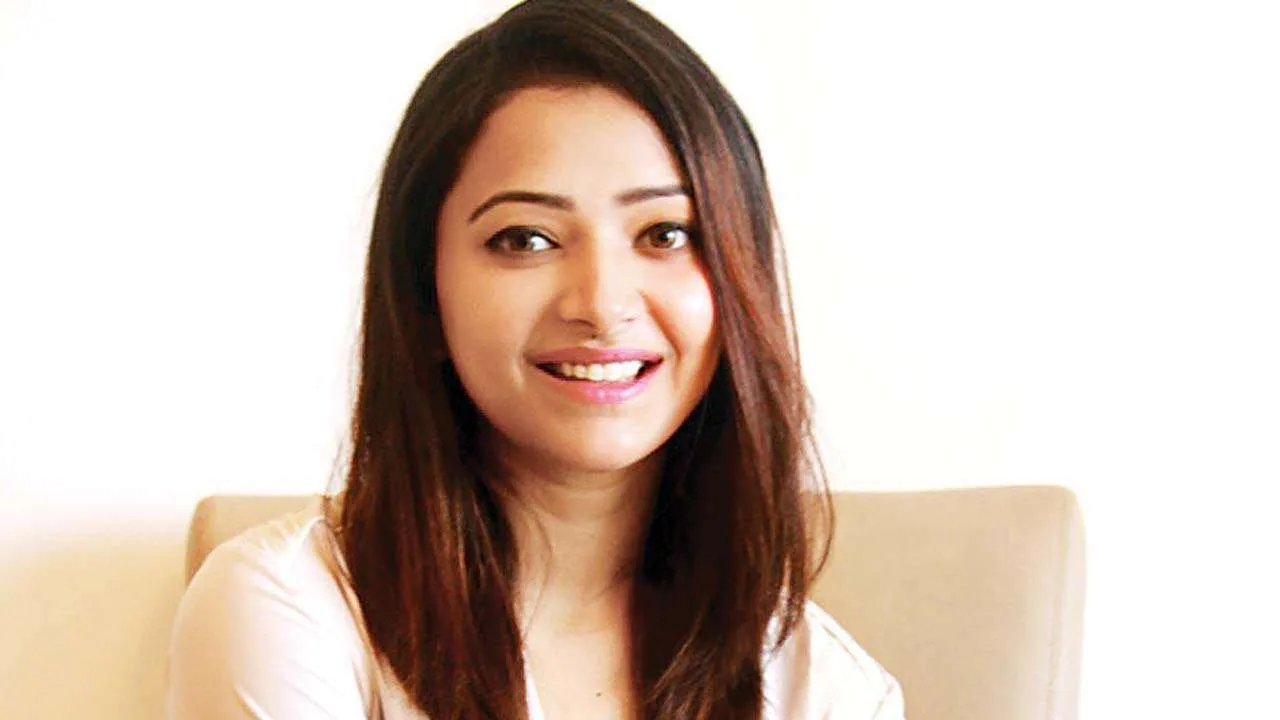 Shweta Basu Prasad: 'Yatri Kripya Dhyan De' packs thrill, quirk, unpredictable ending, that too with just two characters and a car