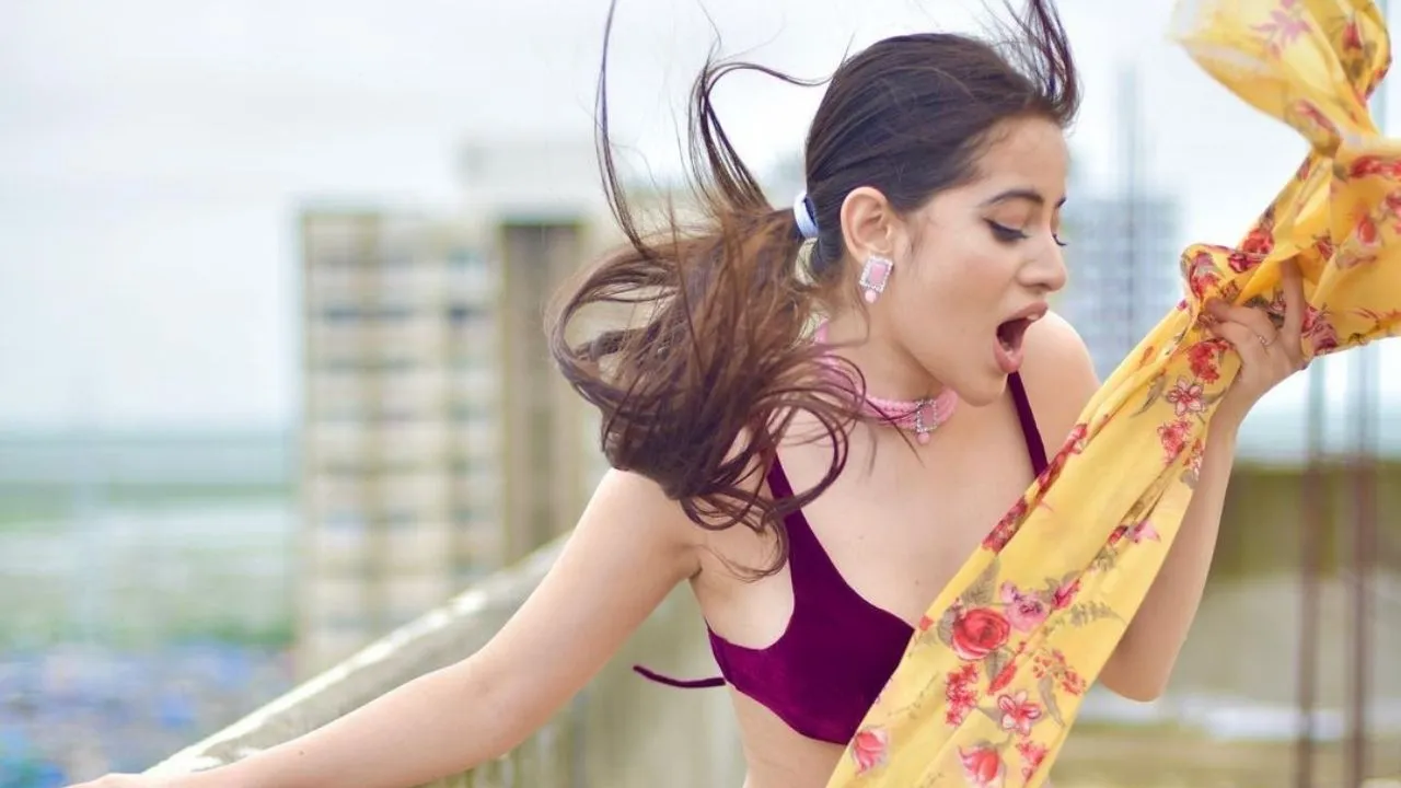 Urfi Javed once again shared her bold style in saree