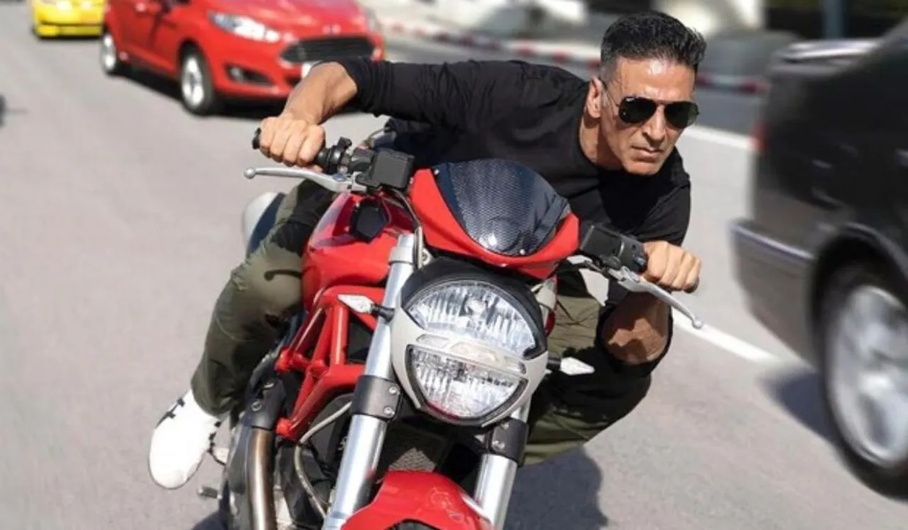 Akshay opens up about his first collaboration with Rohit Shetty, and shooting for chartbusters ‘Tip Tip Barsa Paani’ and ‘Aila re Aila’