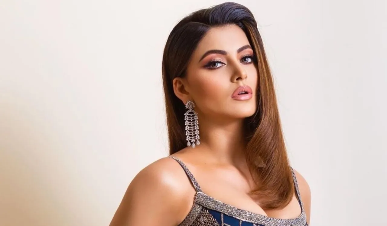 Urvashi Rautela Looks Drop Dead Gorgeous As The Diamond Girl Arrives At The Hall Of Fame Awards 2022 With A Worth Whopping Look Of Rupees 10 Lakhs