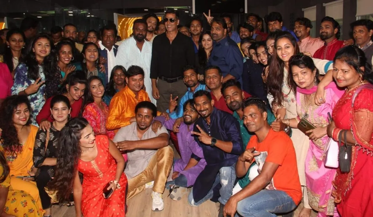 Actor Akshay Kumar graces the grand opening of Ganesh Acharya Dance Studio at V2S Hall