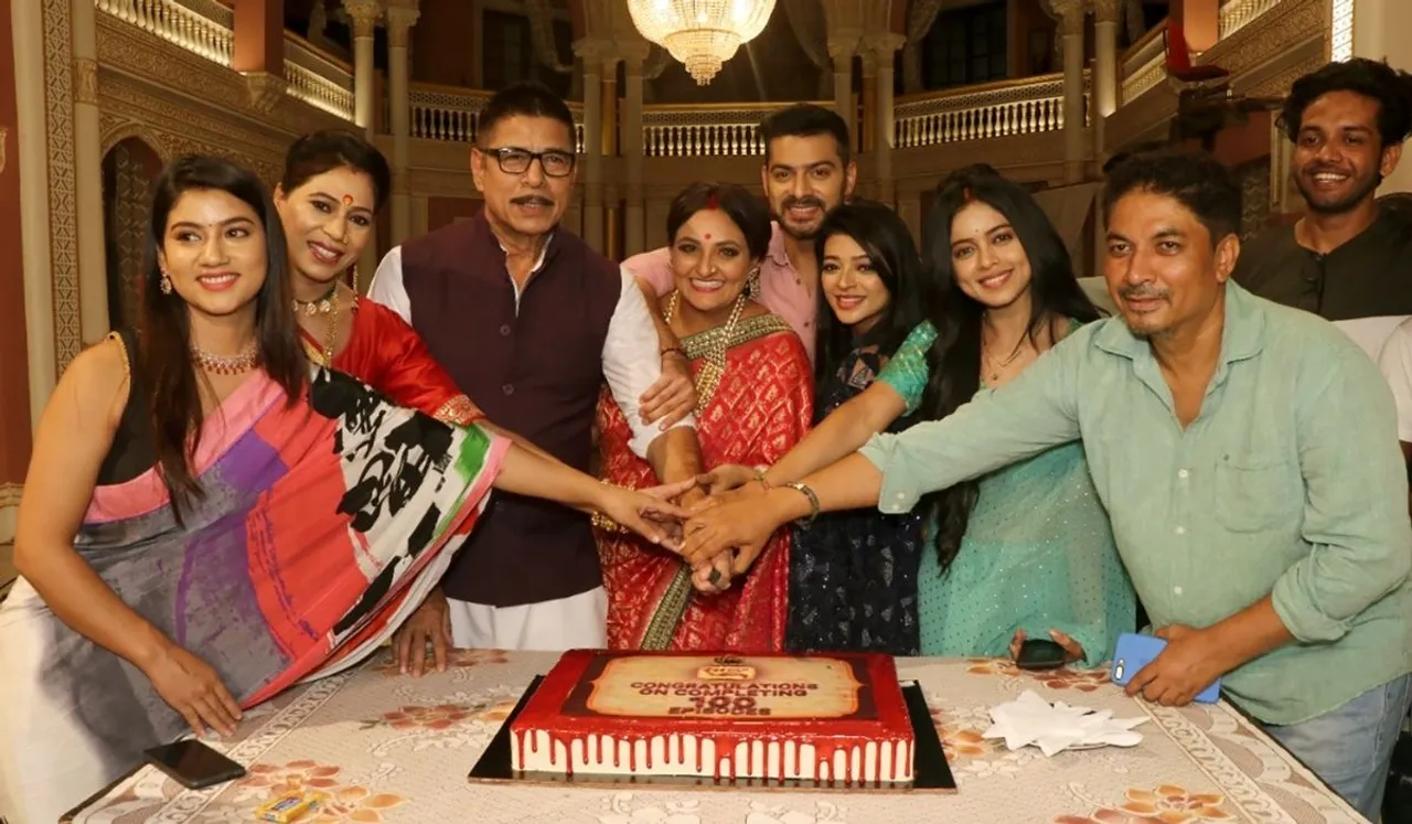 Celebrations for Dangal TV's Rang Jaun Tere Rang Mein as it completes 100 episodes