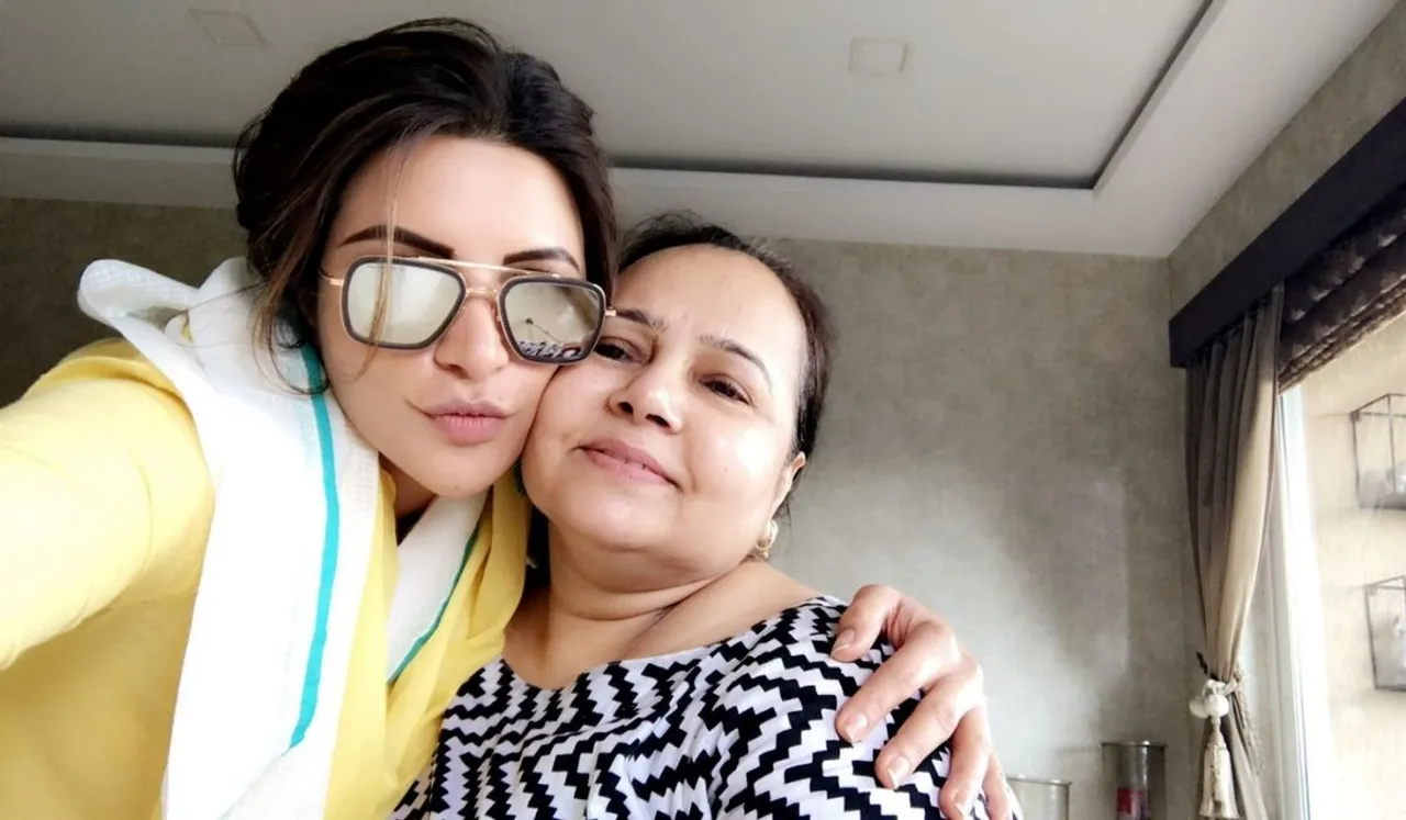 "You don't know how much you love your mom until you have to live away from her"-Shama Sikander on her first Mother’s Day after getting married
