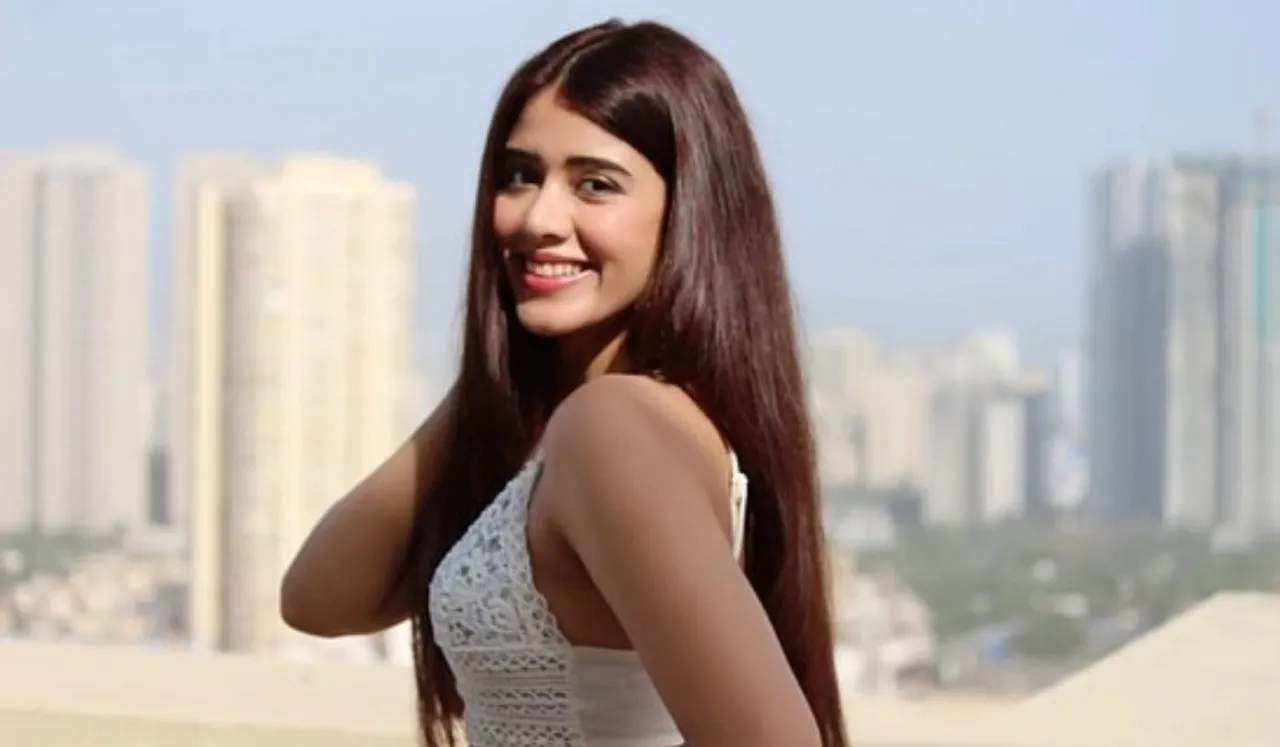 Digital star Aarti Bedi will soon make her south debut in a banner film