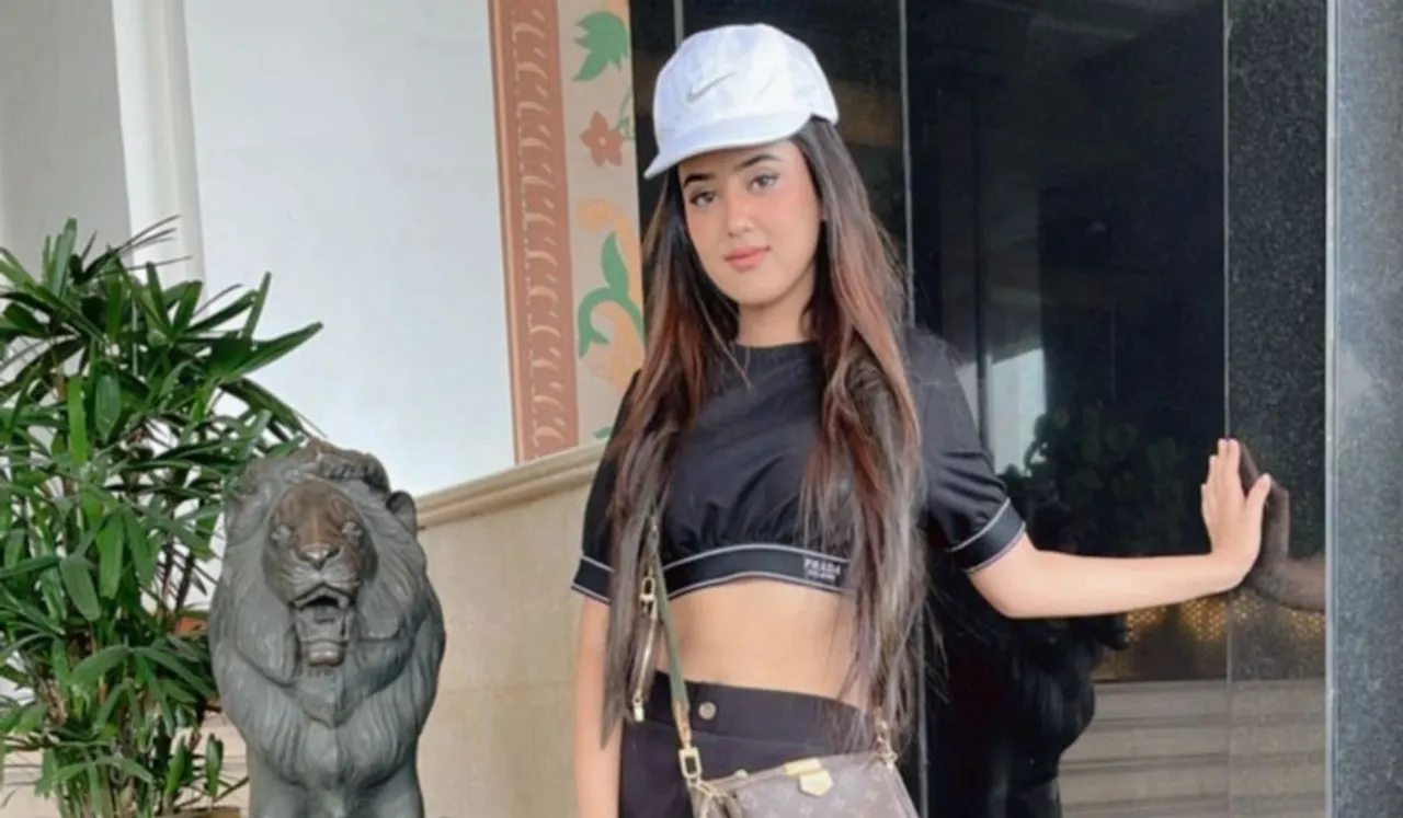 “I have always dreamt of having a wardrobe full of colourful handbags,” reveals Kashibai Bajirao Ballal’s Riya Sharma