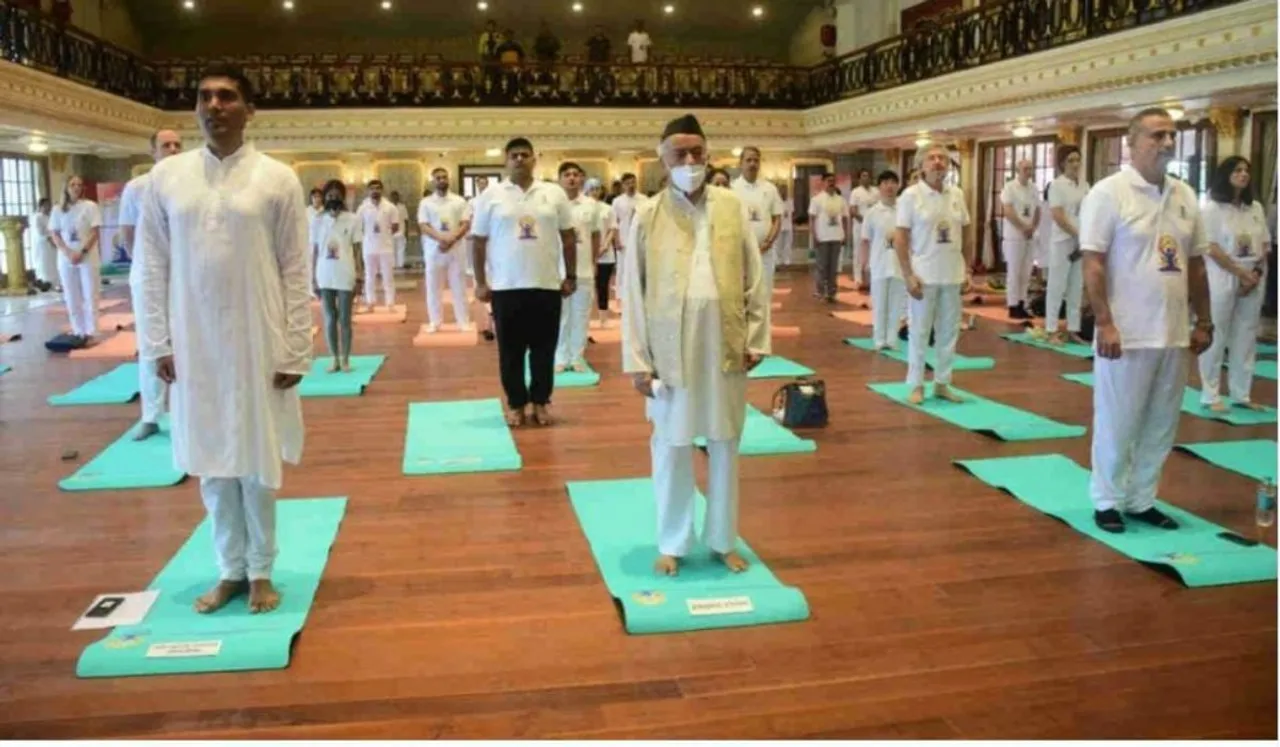 Ministry of External Affairs celebrates International Yoga Day With Maharashtra Governor Bhagat Singh Koshyari at Raj Bhawan in Mumbai 