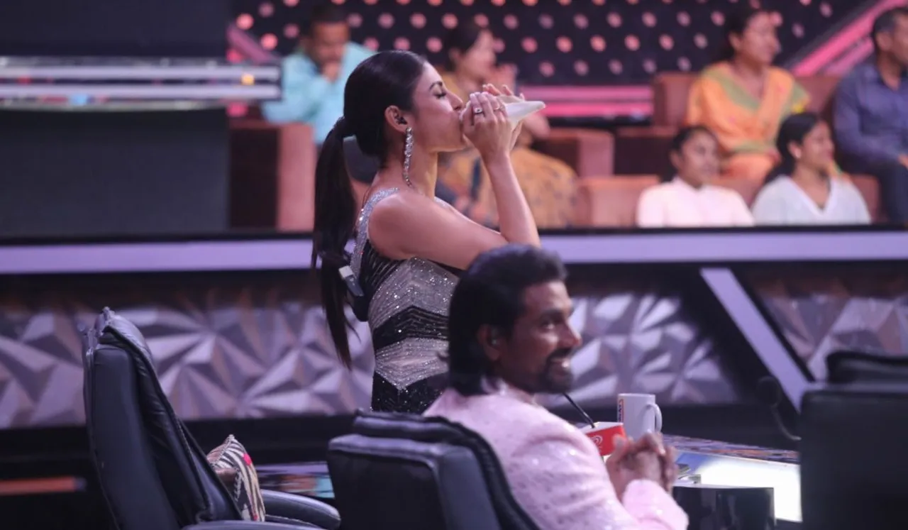 Mouni Roy finds ‘Chhoti Mouni’ on the sets of Zee TV’s DID L’il Masters