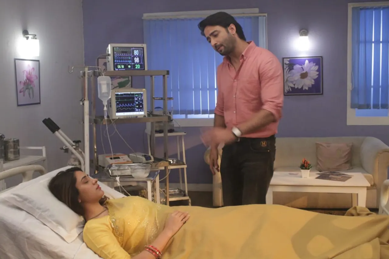 Woh Toh Hai Albelaa: Kanha takes care of Sayuri, Indrani warns Saroj