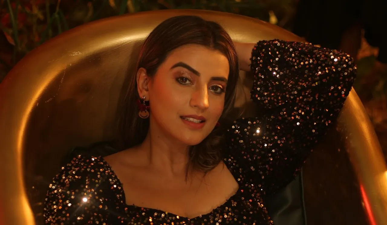 Swiss Beauty collaborates with actress Akshara Singh as a beauty partner for her new song