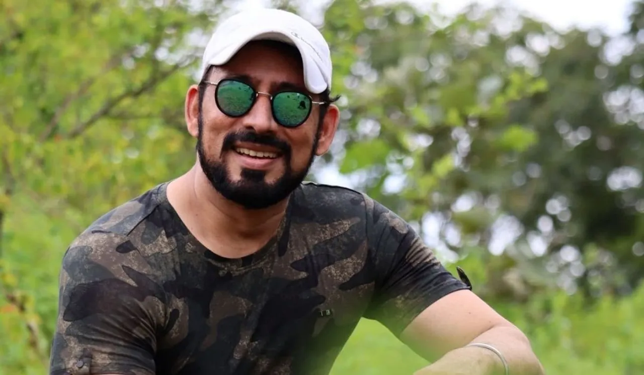 Hrishikesh Pandey: In the summers, you need to wear clothes which are soothing to your eyes!