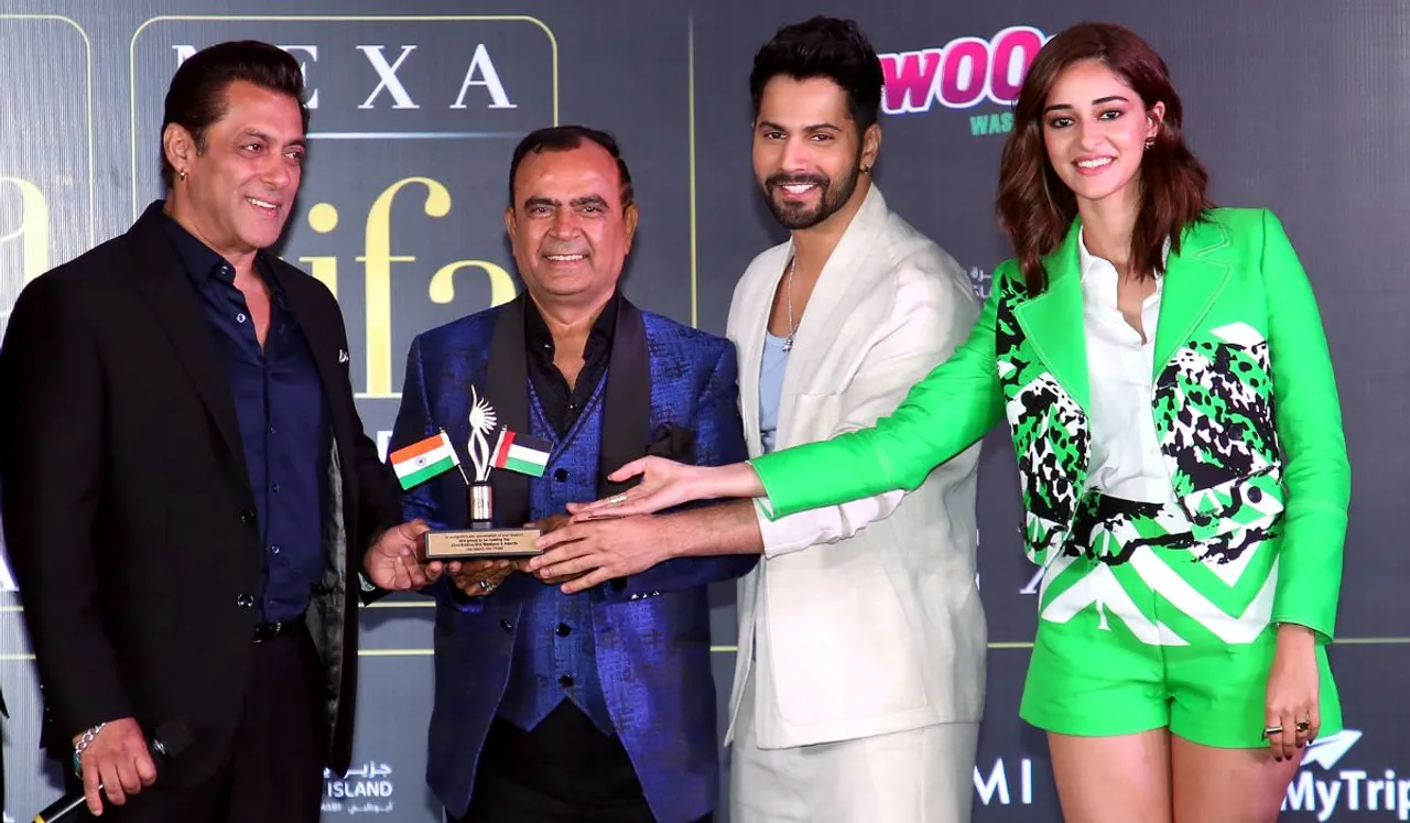 Salman Khan, Varun Dhawan & Ananya Pandey Felicitate Dr. Yogesh Lakhani For His Contribution To The Hindi Film Industry
