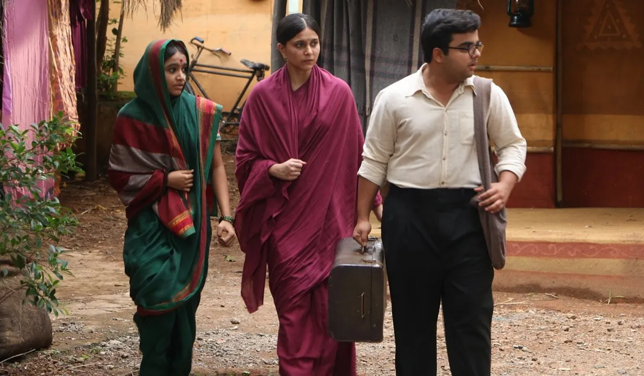 Bhimrao and Ramabai stand together in support of Nirmala!