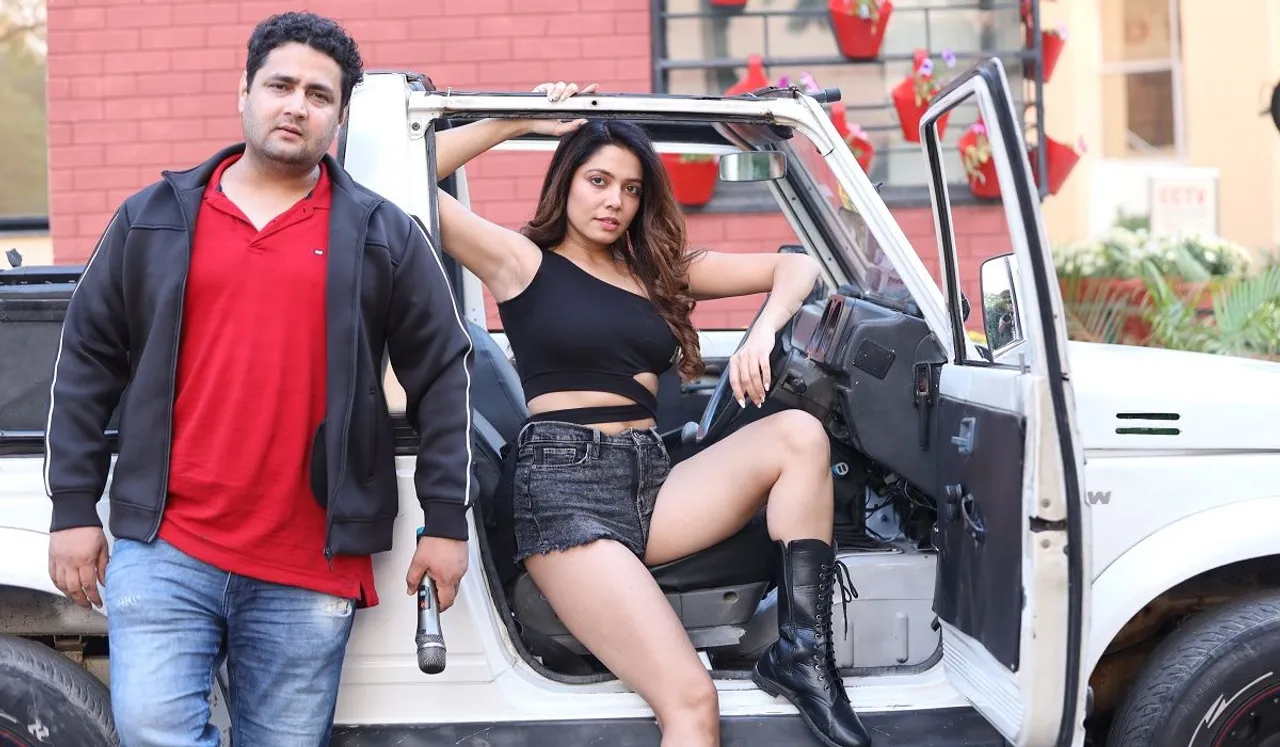 What makes director Dinesh Sudarshan Soi a popular choice among influencers and artists