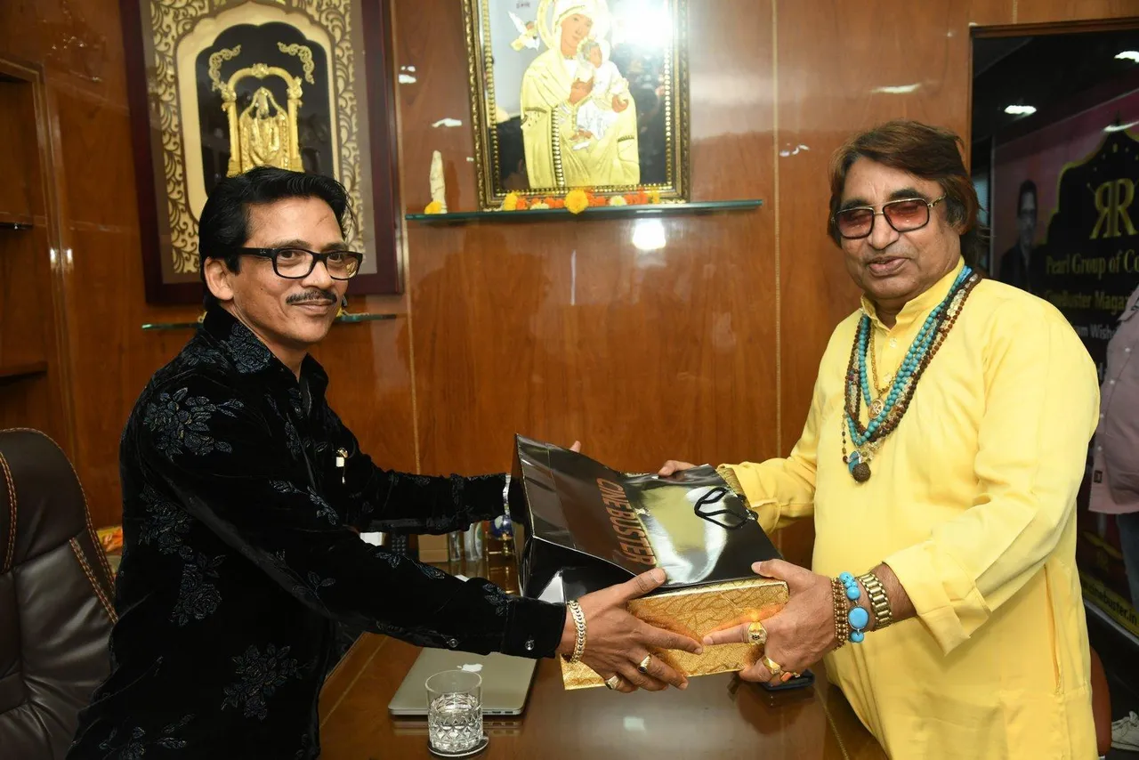 CineBuster-09--Dilip Sen with Ronnie Rodrigues