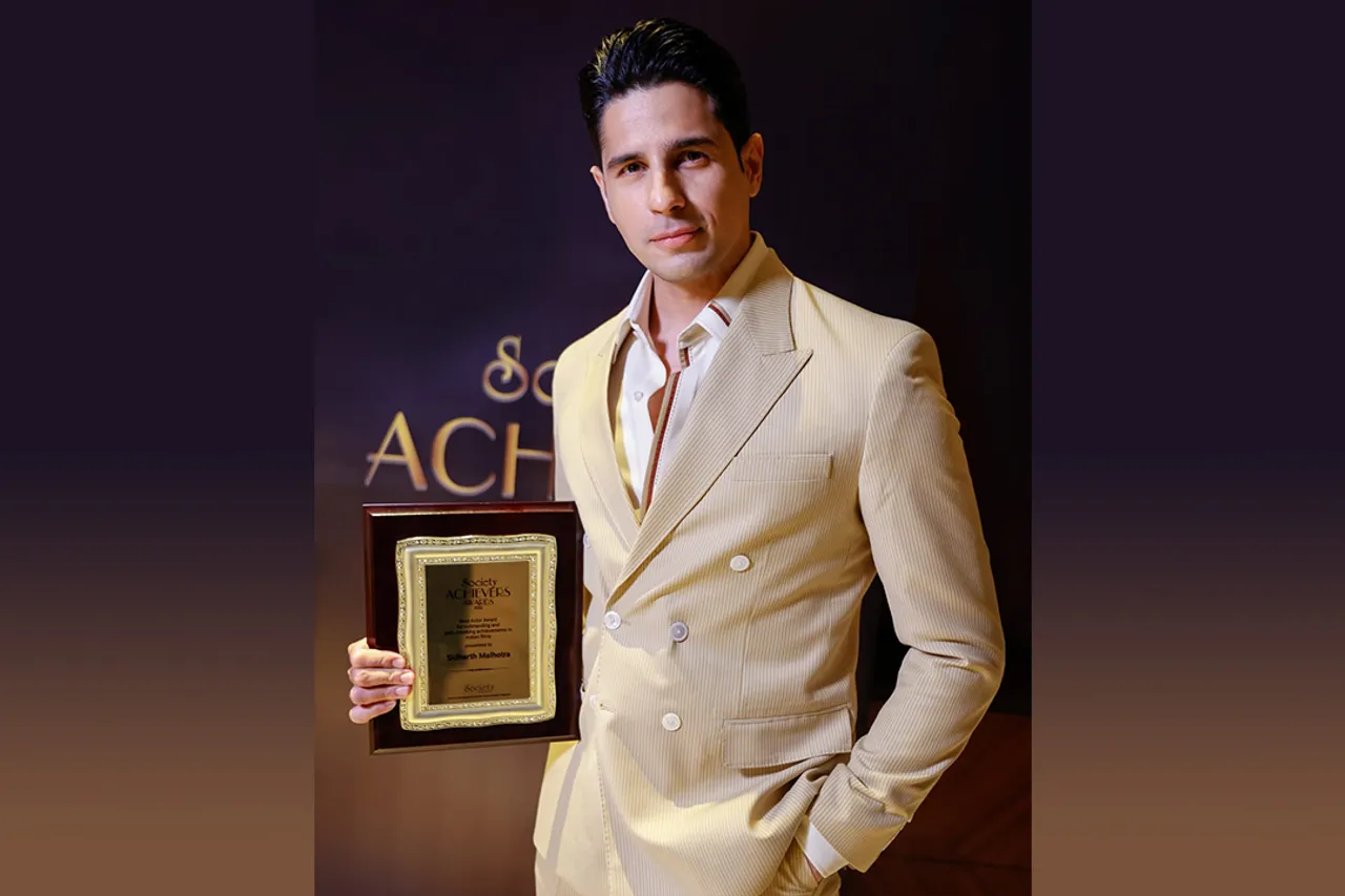 Image - Acting is my passion! Actor Sidharth Malhotra expresses his emotions after receiving back-to-back awards! 2
