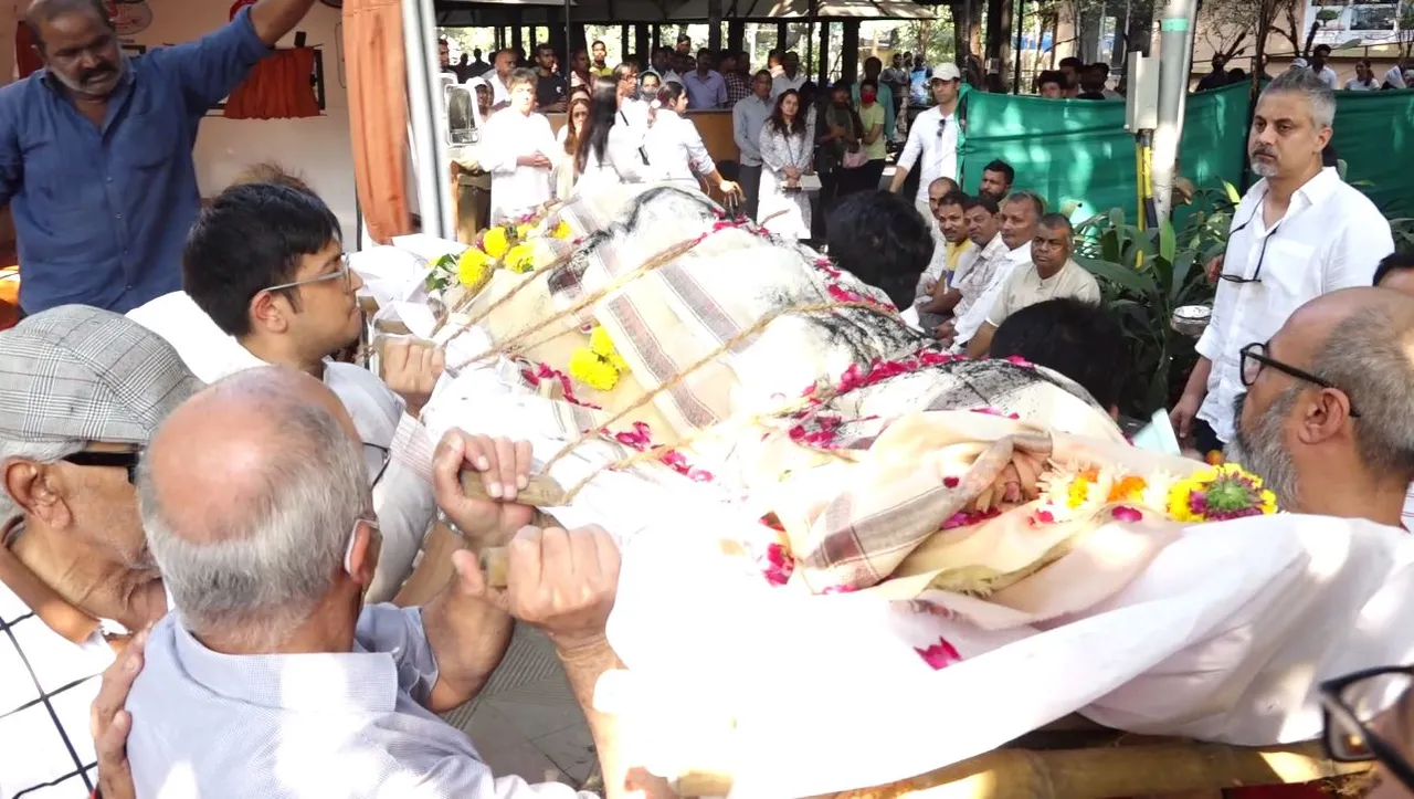 SIDDHANTH VIR SURYAVANSHI AT SANTACRUZ ELECTRIC CREMETORIUM (6)