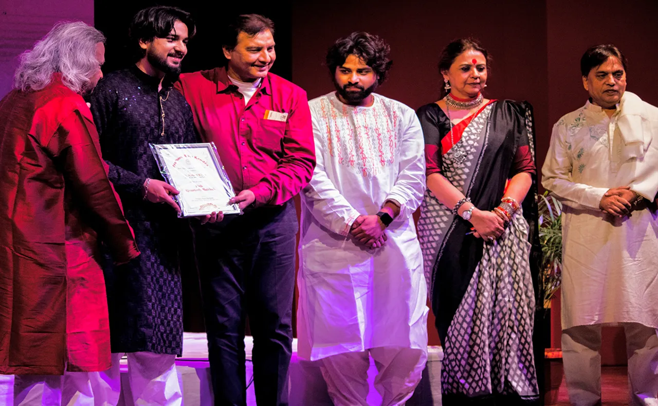 Sarangi star Nabeel Khan creates a magical aura (2)