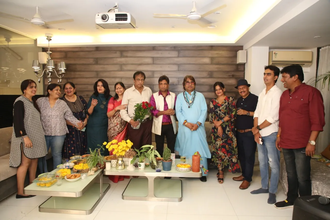 Ashok Shekhar's 67th Birthday Party Was Hosted In A Grand Way By His Childhood Friend Vijay Shah & His Beautiful Wife Yogini, At His Posh Bungalow Juhu. Friend From All Walks Of Life Were Present. It Was A Poetic, Musical And Laughter Evening.