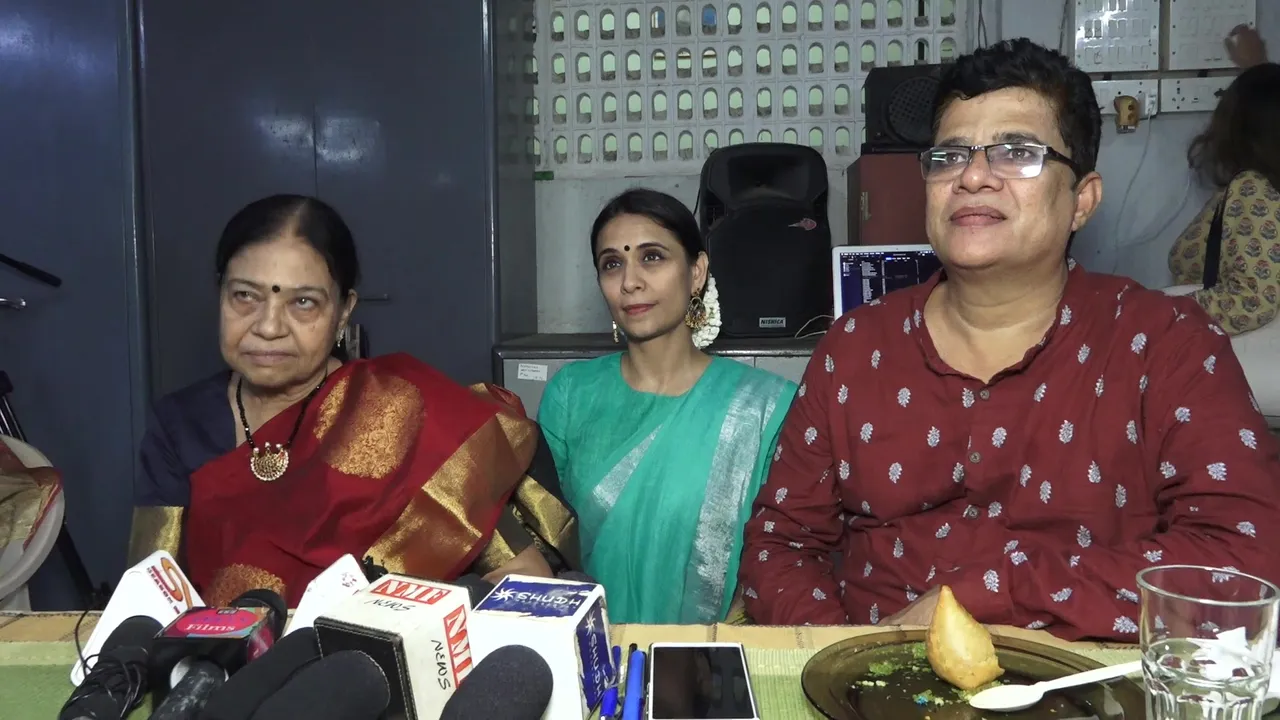 GRAND DAUGHTER IN LAW OF RAMANAND SAGAR VAISHALI SAGAR SET A NEW RECORD (15)
