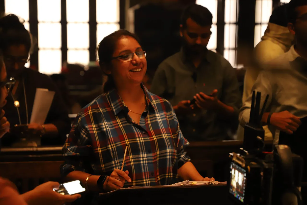 REVIEW  SALAAM VENKY