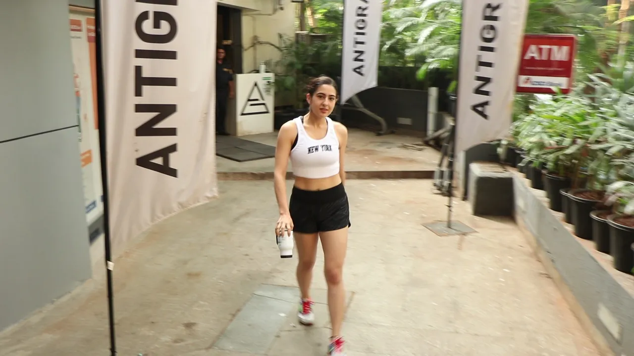 SARA ALI KHAN SPOTTED AT ANTIGRAVITY GYM IN PALI HILL BANDRA